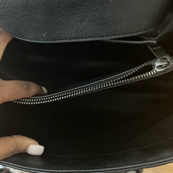 YSL Envelope Triquilt Medium YSL Shoulder Bag in Grained Leather - Picture 8 of 8